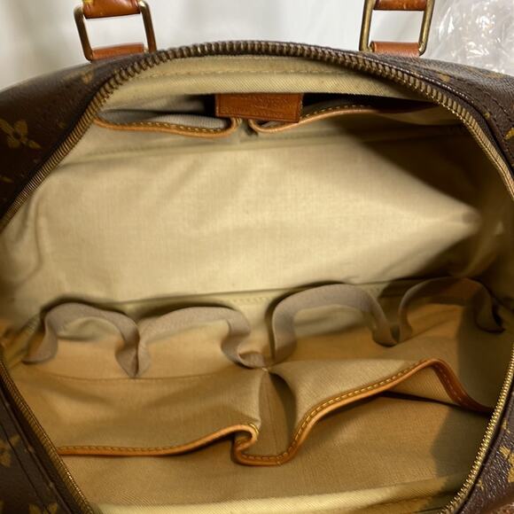 Louis Vuitton Monogram Deauville Bag - Picture 11 of 16